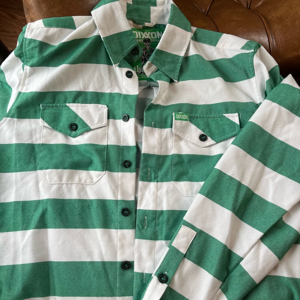 Dixxon flannel size small
